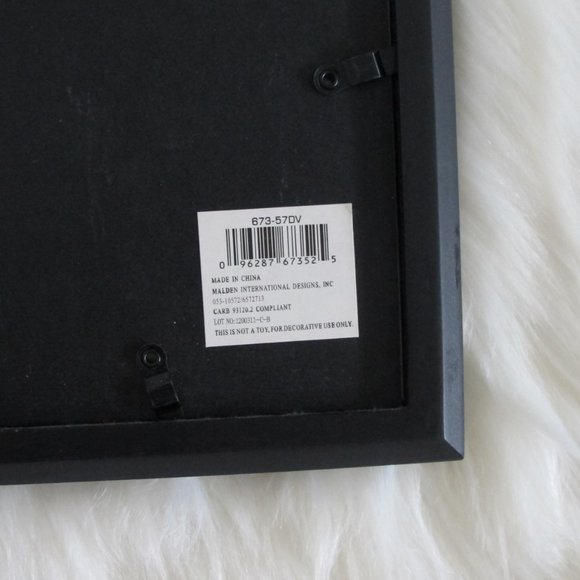 Classic Table Top Dual Folding 5x7 Picture Frame - Picture 3 of 11